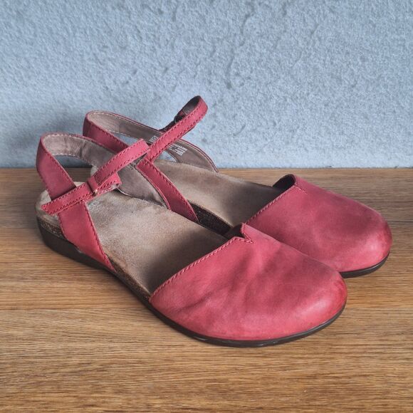 Dansko Rowan Red Leather Ankle Strap Clog Sandals 40 9 9.5 Closed Toe Sandals
